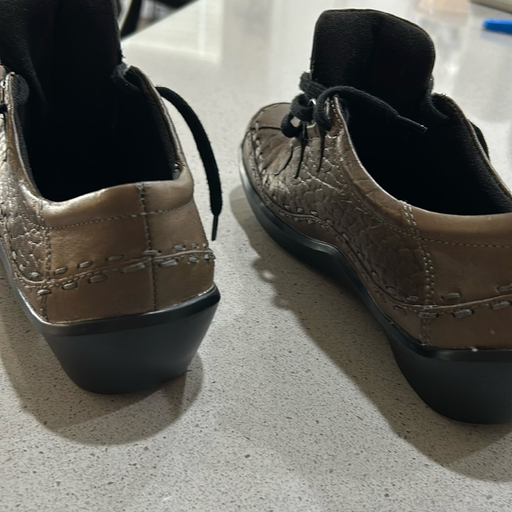 Lace up woman’s shoes